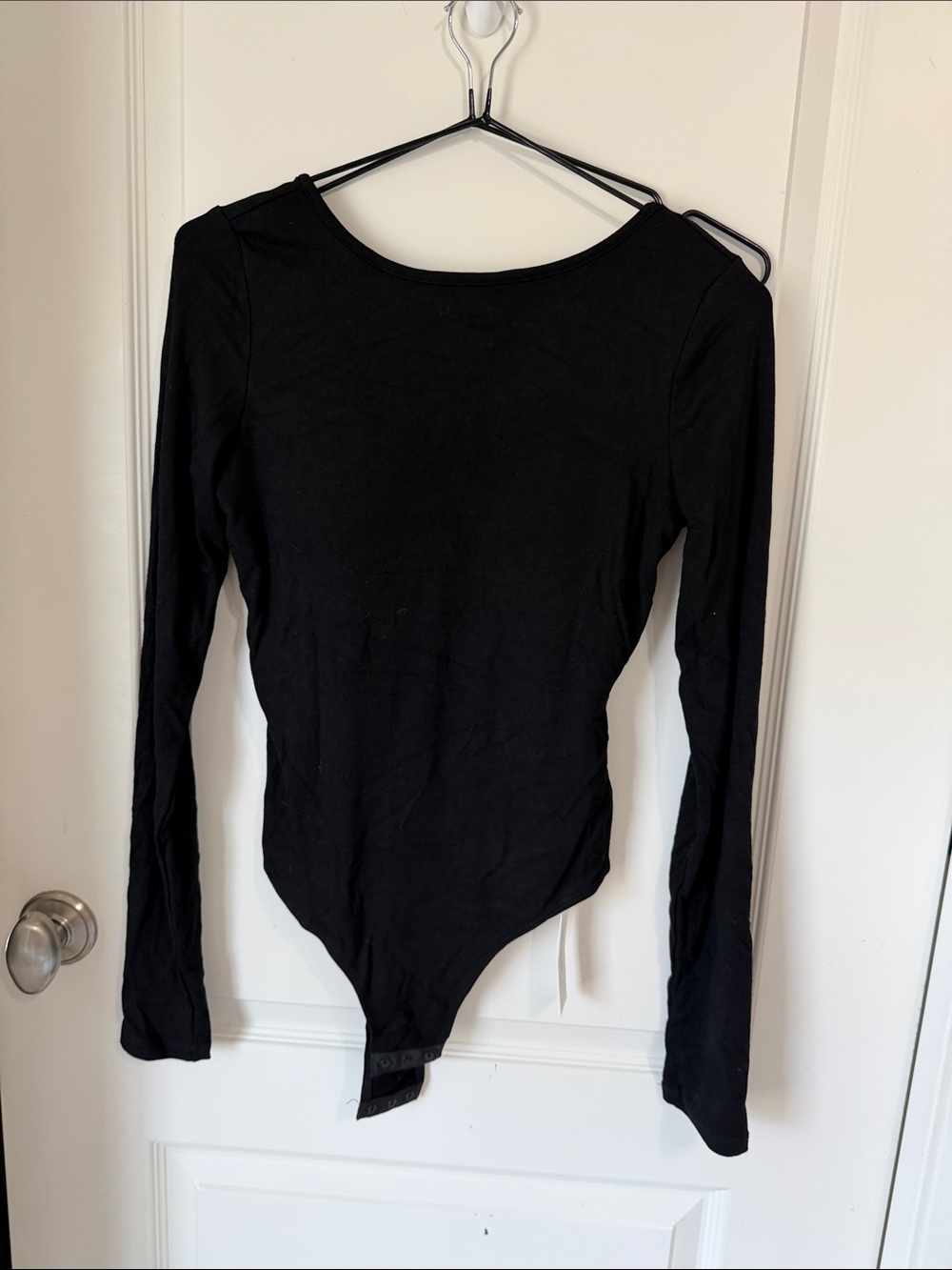 Commense Black Long-Sleeve Women’s Bodysuit open back built-in pads